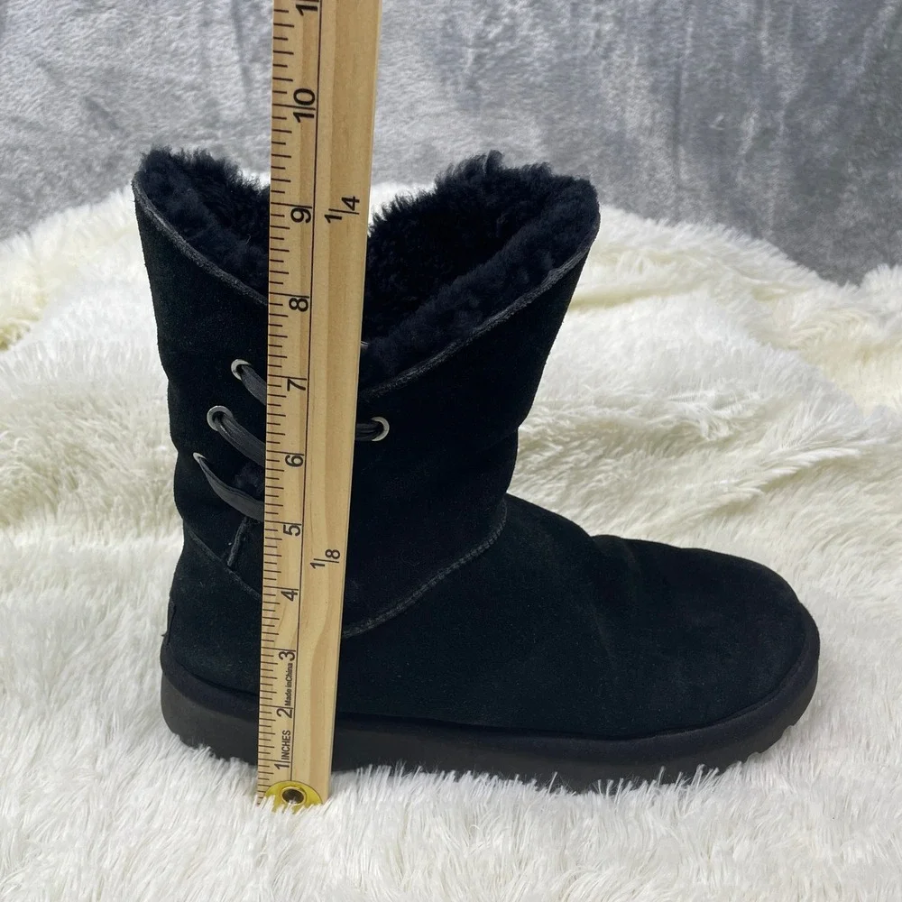 UGG 1018629 Boots Womens 8 Black Very Good Suede Shearling Split Shaft Lace Up